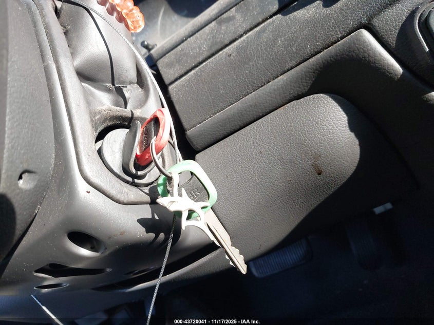 2005 Ford Crown Victoria Police VIN: 2FAFP71W55X136561 Lot: 43720041