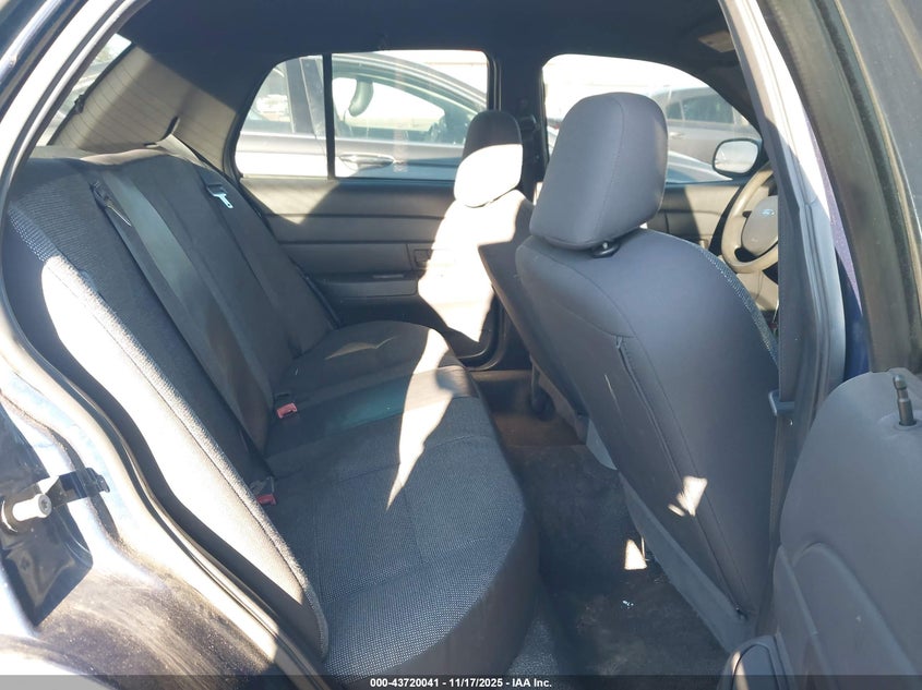 2005 Ford Crown Victoria Police VIN: 2FAFP71W55X136561 Lot: 43720041