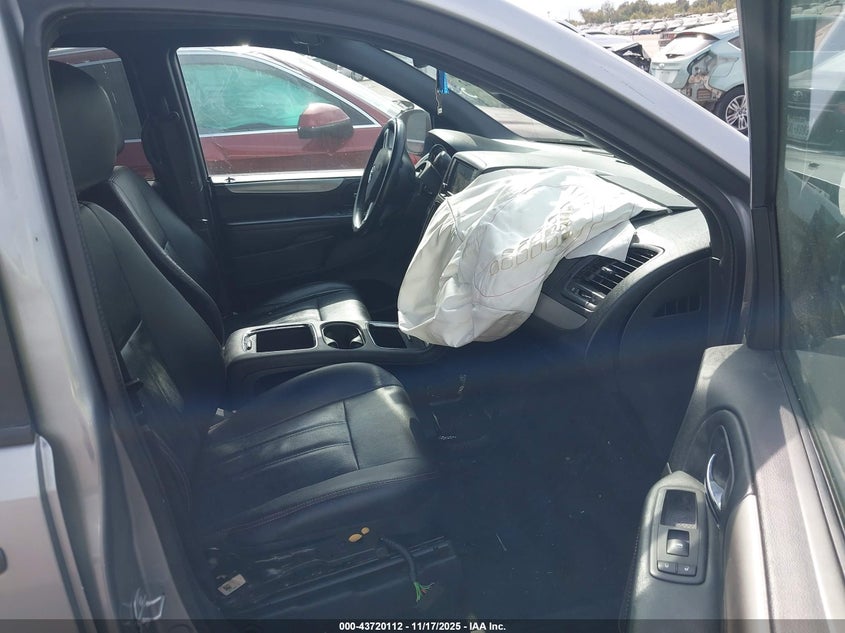 2C4RDGEG4KR556430 2019 DODGE CARAVAN photo no. 5