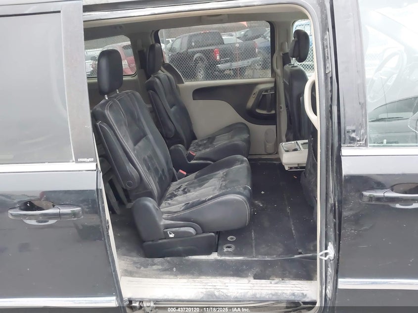 2014 Chrysler Town & Country Touring VIN: 2C4RC1BG4ER218437 Lot: 43720120