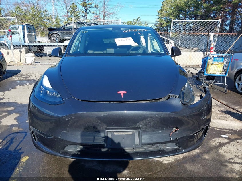 2024 Tesla Model Y Long Range Dual Motor All-Wheel Drive VIN: 7SAYGDEE2RF166645 Lot: 43720138