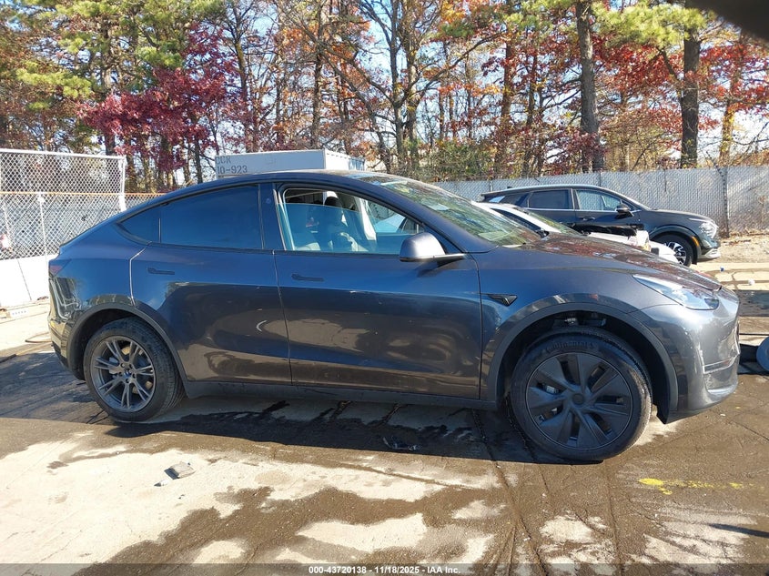 2024 Tesla Model Y Long Range Dual Motor All-Wheel Drive VIN: 7SAYGDEE2RF166645 Lot: 43720138