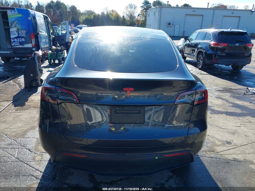 2024 Tesla Model Y Long Range Dual Motor All-Wheel Drive VIN: 7SAYGDEE2RF166645 Lot: 43720138