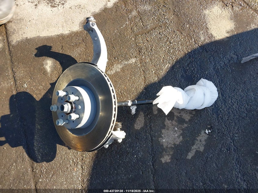 2024 Tesla Model Y Long Range Dual Motor All-Wheel Drive VIN: 7SAYGDEE2RF166645 Lot: 43720138