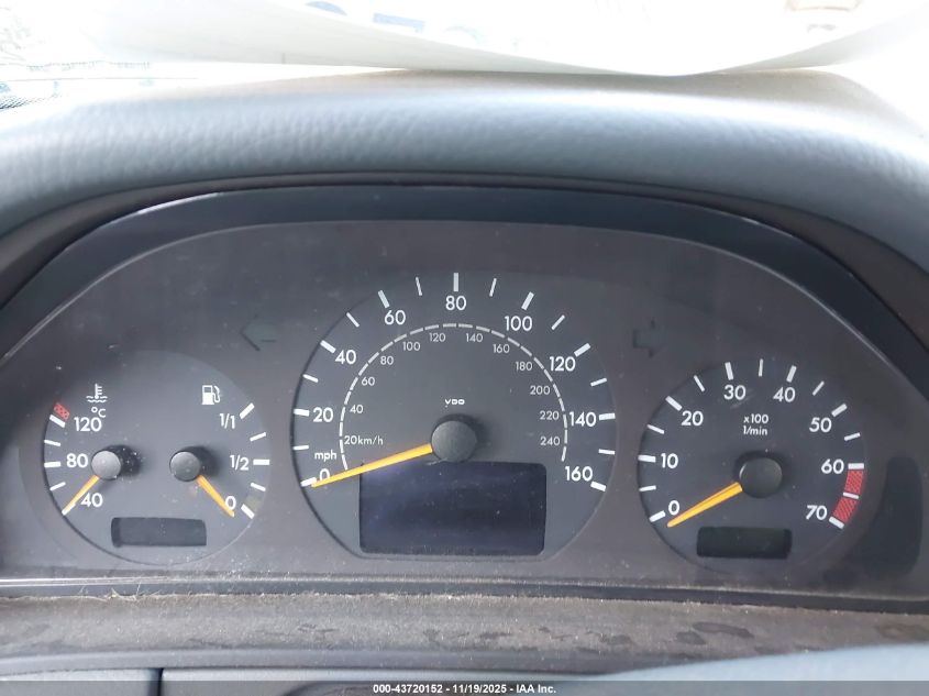 2000 Mercedes-Benz E 320 4M VIN: WDBJH82JXYX038113 Lot: 43720152