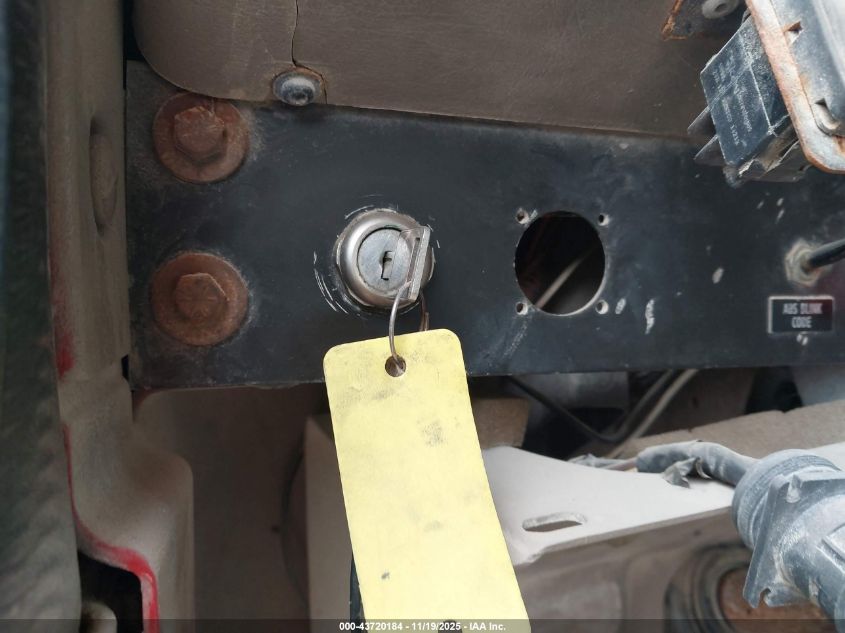 2007 International 9400 9400I VIN: 2HSCNAPR97C391765 Lot: 43720184