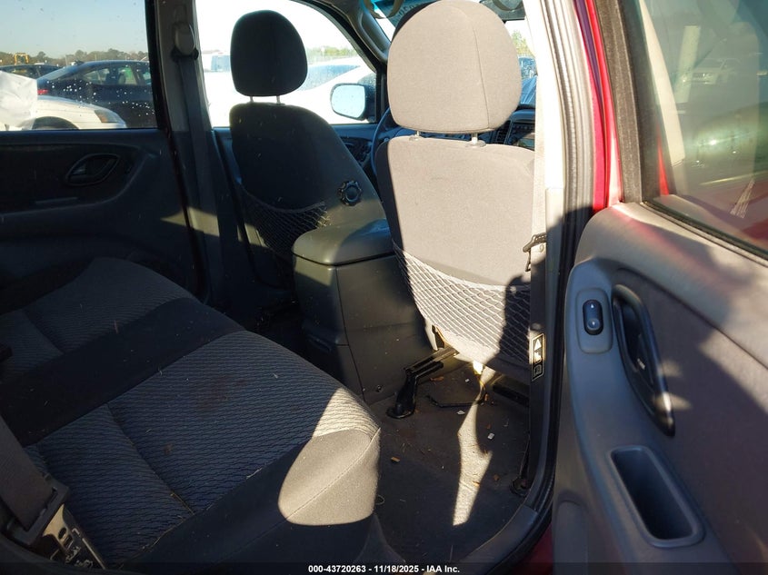 2003 Ford Escape Xlt VIN: 1FMYU03113KA71045 Lot: 43720263