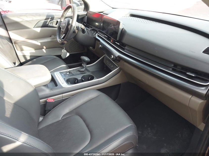 KNDNB5K38S6497819 2025 KIA CARNIVAL photo no. 5