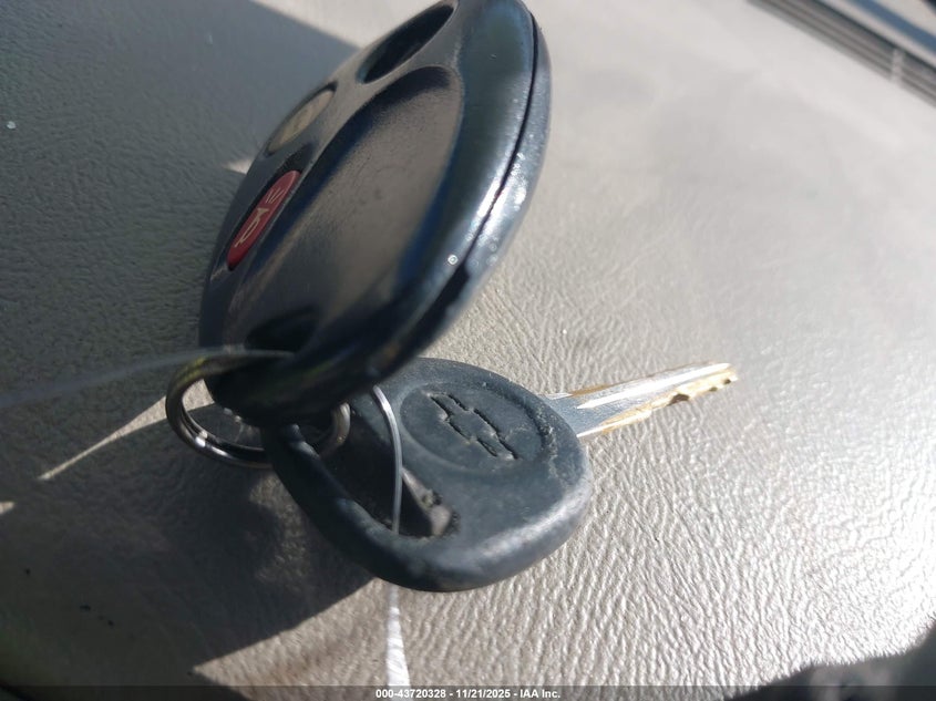 2005 Chevrolet Tahoe Z71 VIN: 1GNEK13T95R145656 Lot: 43720328