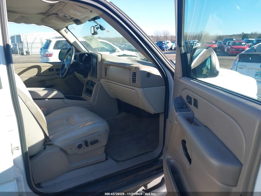 1GNEK13T95R145656 2005 CHEVROLET TAHOE photo no. 5