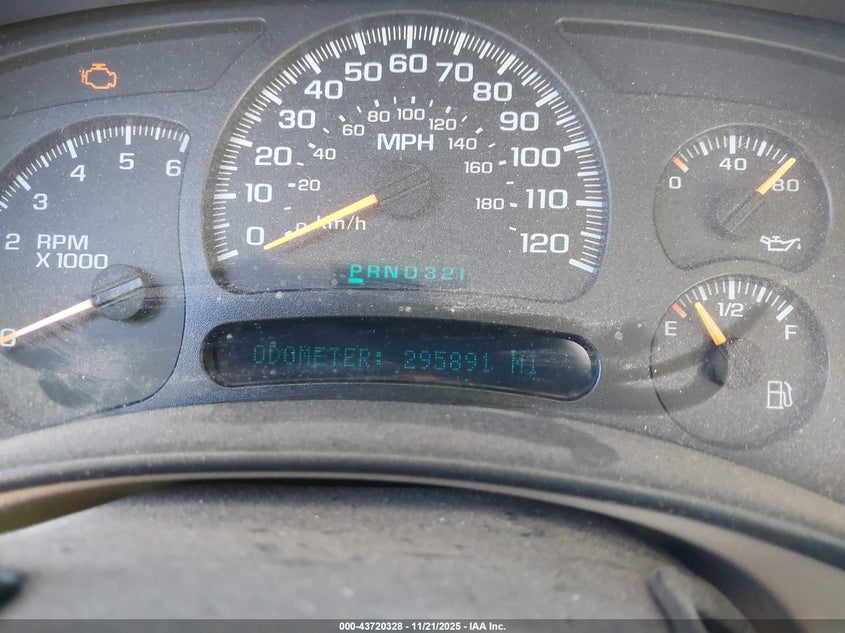 2005 Chevrolet Tahoe Z71 VIN: 1GNEK13T95R145656 Lot: 43720328