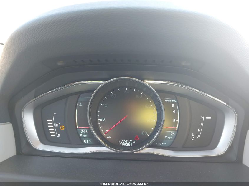 2015 Volvo Xc70 T5 Premier Plus VIN: YV440MBC6F119816 Lot: 43720330