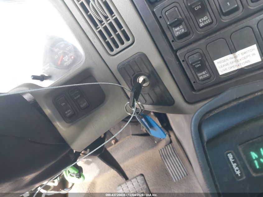 2008 International 8000 8600 VIN: 1HSHXAHRX8J000012 Lot: 43720435