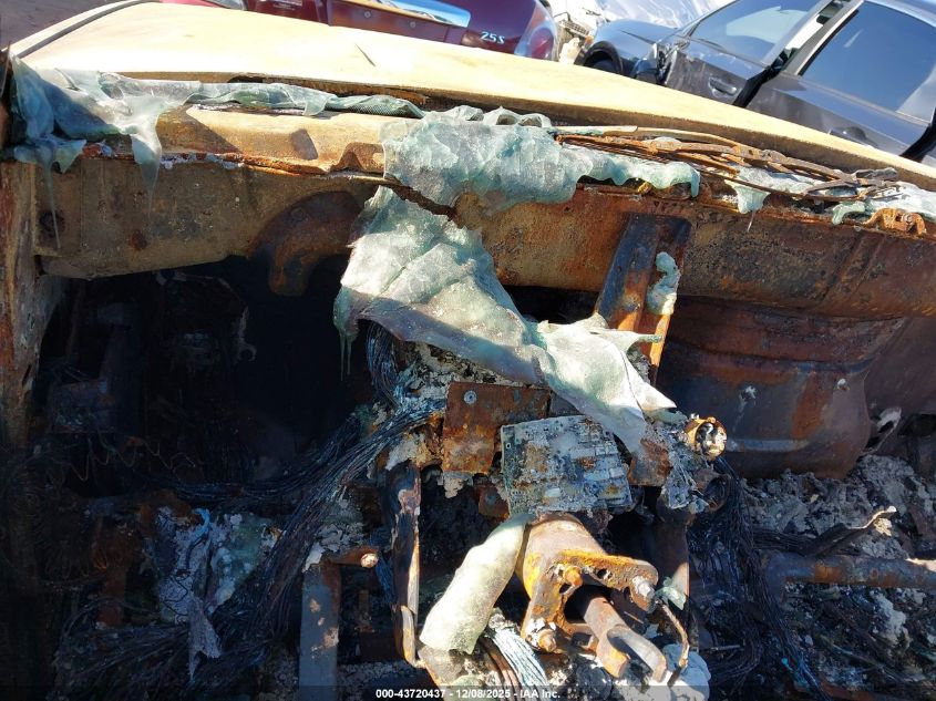 1996 Chevrolet Gmt-400 K3500 VIN: 1GCHK33J8TF012319 Lot: 43720437