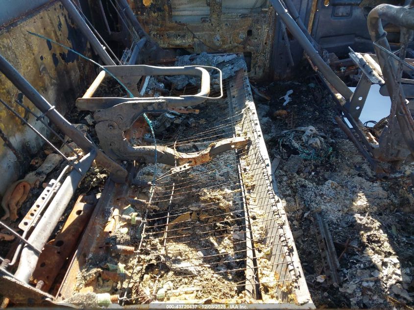 1996 Chevrolet Gmt-400 K3500 VIN: 1GCHK33J8TF012319 Lot: 43720437