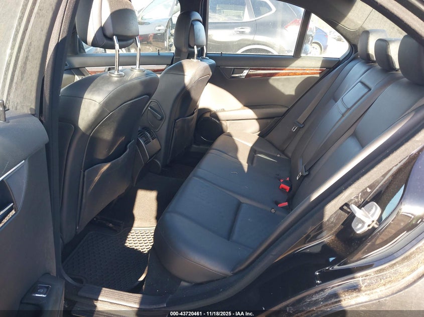 2010 Mercedes-Benz C 300 Luxury 4Matic/Sport 4Matic VIN: WDDGF8BB5AR107204 Lot: 43720461