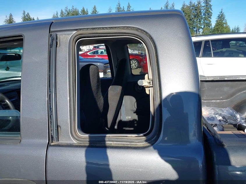 2004 Dodge Dakota Sport VIN: 1D7HG32N04S686811 Lot: 43720507