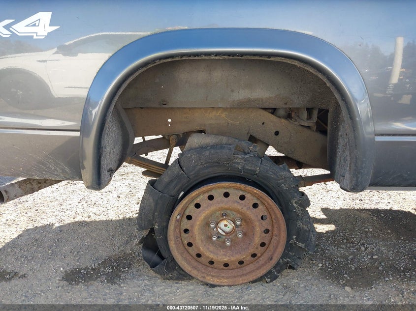 2004 Dodge Dakota Sport VIN: 1D7HG32N04S686811 Lot: 43720507