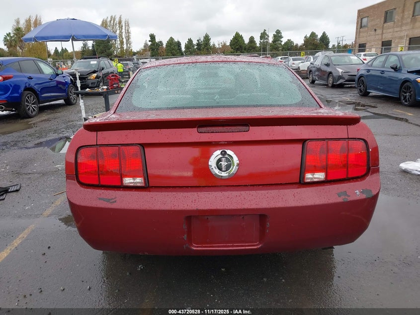2007 Ford Mustang V6 Deluxe/V6 Premium VIN: 1ZVHT80N475357499 Lot: 43720528