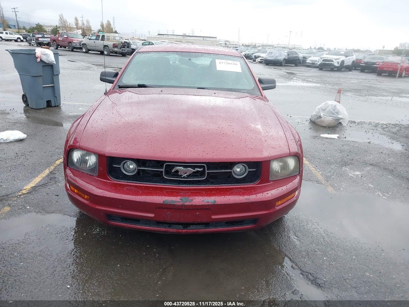 2007 Ford Mustang V6 Deluxe/V6 Premium VIN: 1ZVHT80N475357499 Lot: 43720528