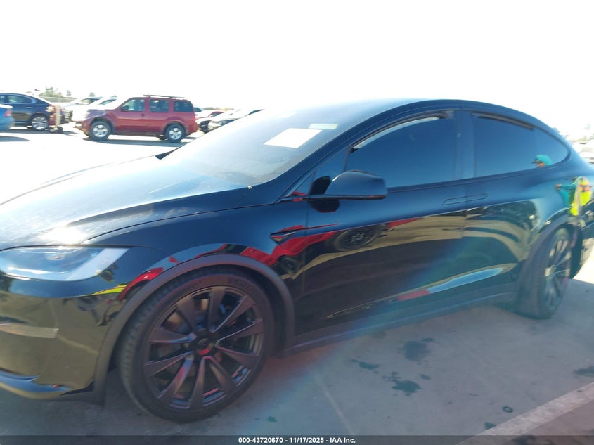 2022 Tesla Model X Dual Motor All-Wheel Drive/Plaid Tri Motor All-Wheel Drive VIN: 7SAXCDE56NF341870 Lot: 43720670