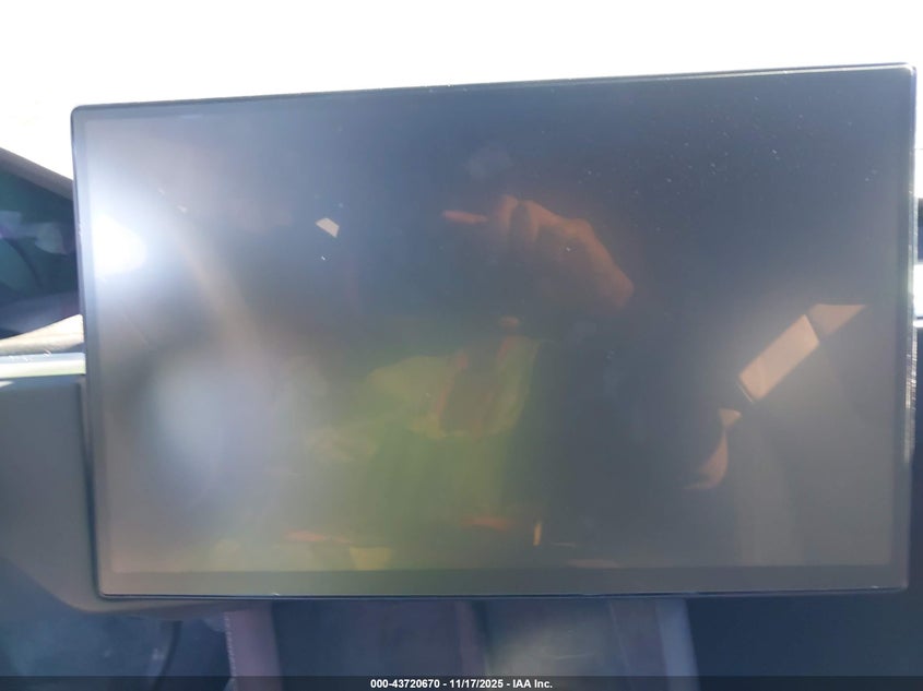 2022 Tesla Model X Dual Motor All-Wheel Drive/Plaid Tri Motor All-Wheel Drive VIN: 7SAXCDE56NF341870 Lot: 43720670