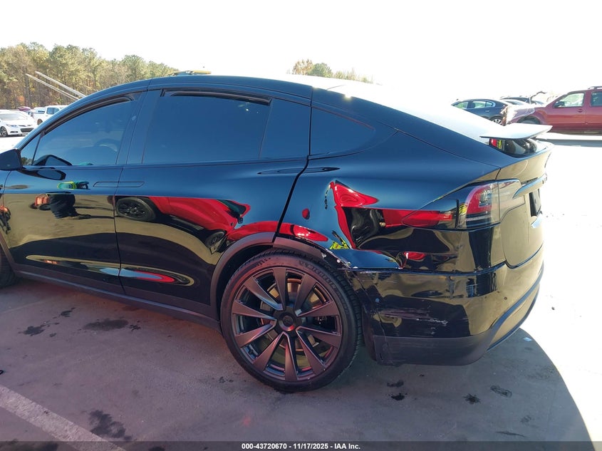 2022 Tesla Model X Dual Motor All-Wheel Drive/Plaid Tri Motor All-Wheel Drive VIN: 7SAXCDE56NF341870 Lot: 43720670