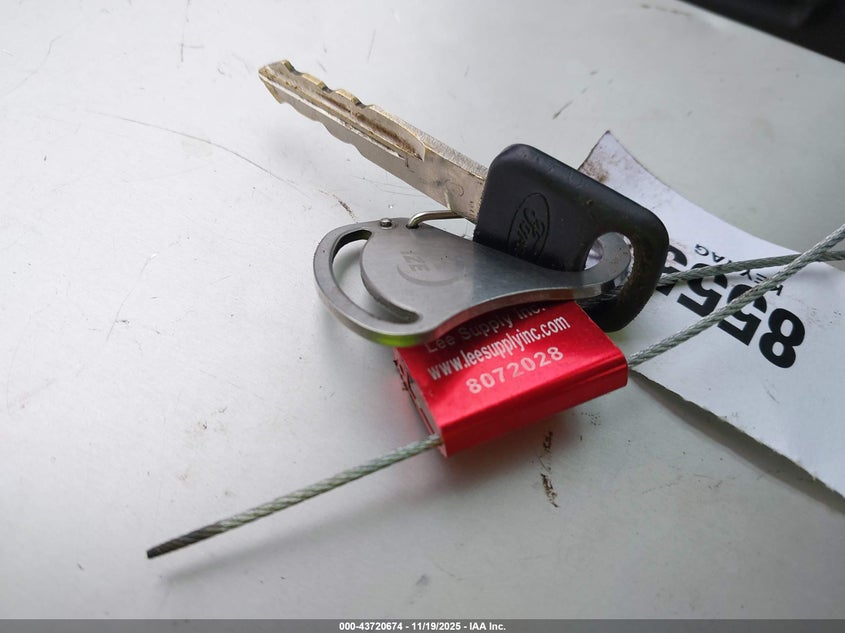 2005 Ford F-350 Lariat/Xl/Xlt VIN: 1FDWX30525EB07463 Lot: 43720674