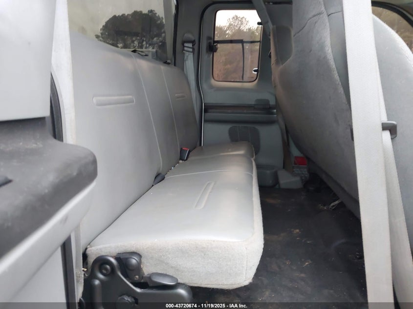 2005 Ford F-350 Lariat/Xl/Xlt VIN: 1FDWX30525EB07463 Lot: 43720674