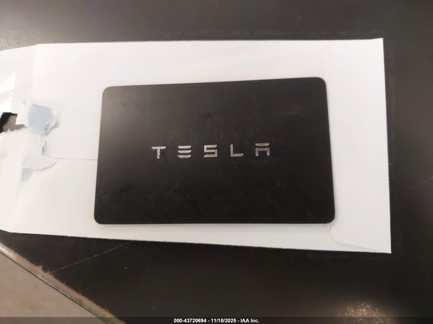 2022 Tesla Model Y Long Range Dual Motor All-Wheel Drive VIN: 7SAYGDEE1NF321826 Lot: 43720694