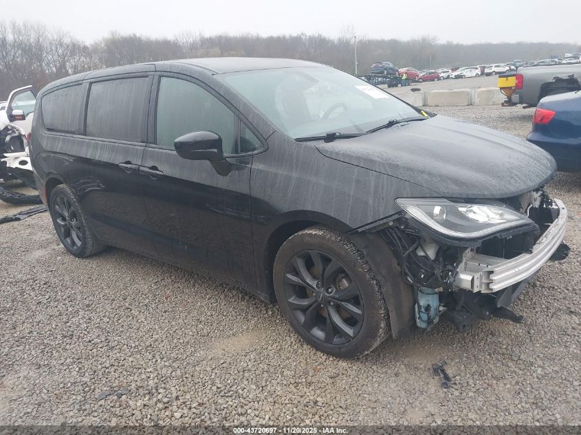 CHRYSLER PACIFICA TOURING