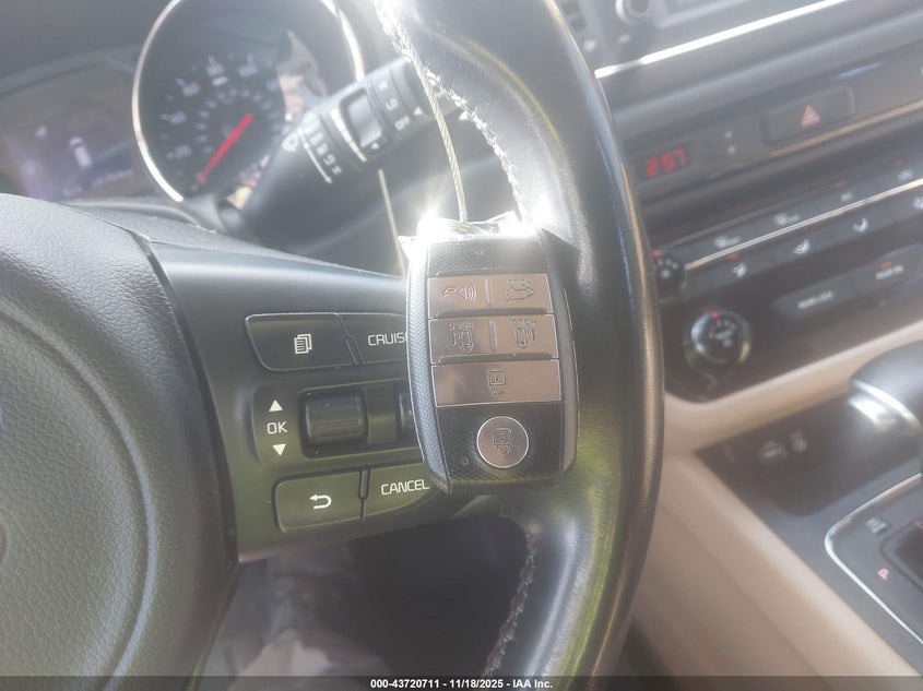 2017 Kia Sedona Lx VIN: KNDMB5C17H6260384 Lot: 43720711