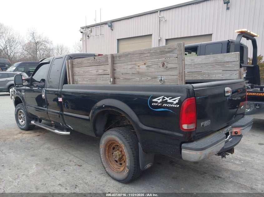 1FTSX31S32EB19818 2002 FORD F350 photo no. 3