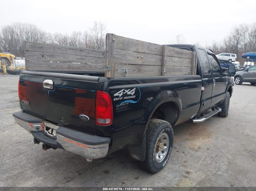 1FTSX31S32EB19818 2002 FORD F350 photo no. 4