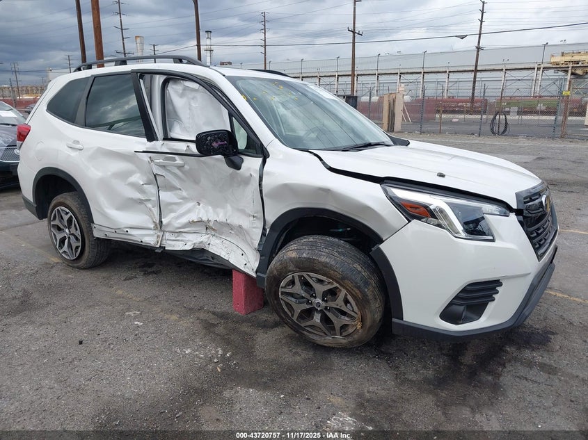SUBARU FORESTER PREMIUM