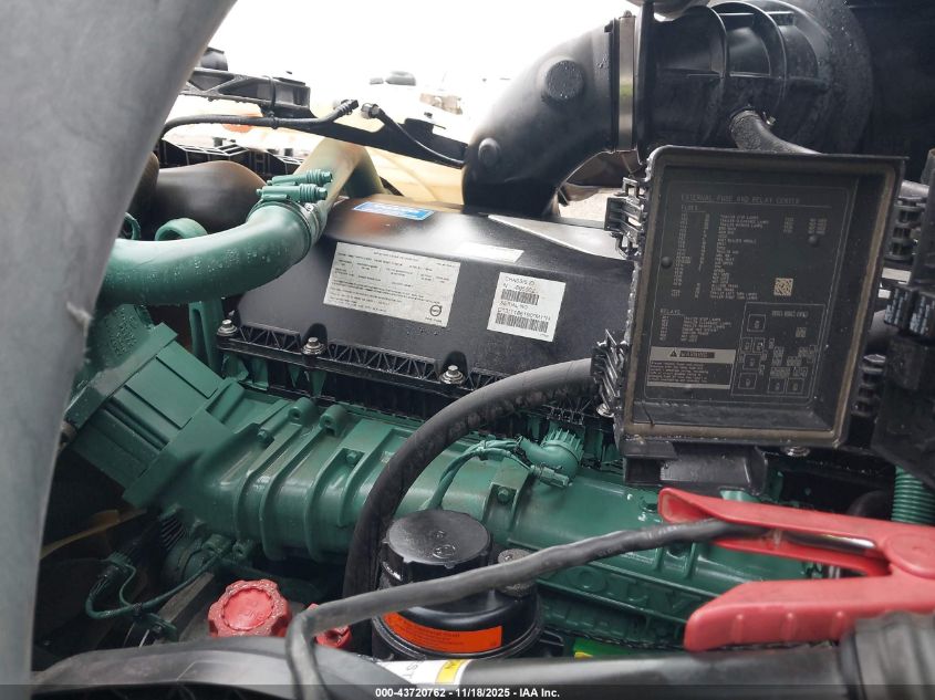 2018 Volvo Vnl VIN: 4V4NC9EJ9JN895502 Lot: 43720762