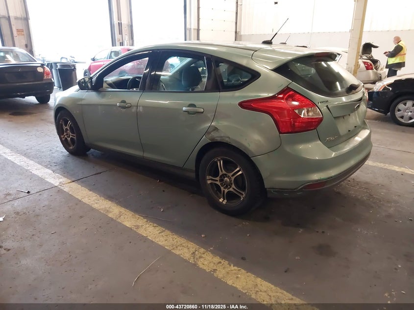 Vin: 1fahp3k2xcl251261, lot: 44216220, ford focus se 20123
