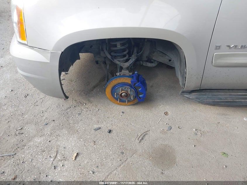 2008 GMC Yukon Slt VIN: 1GKFK130X8J212422 Lot: 43720891