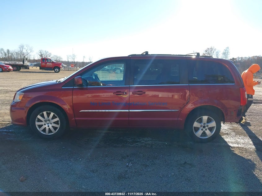 2014 Chrysler Town & Country Touring VIN: 2C4RC1BG2ER294741 Lot: 43720932