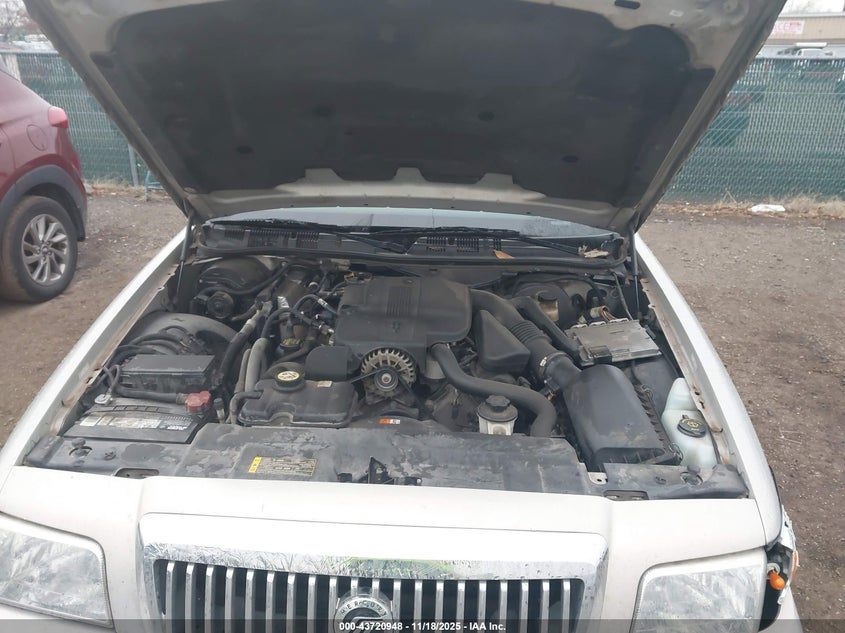 2008 Mercury Grand Marquis Gs VIN: 2MEFM74V08X659222 Lot: 43720948