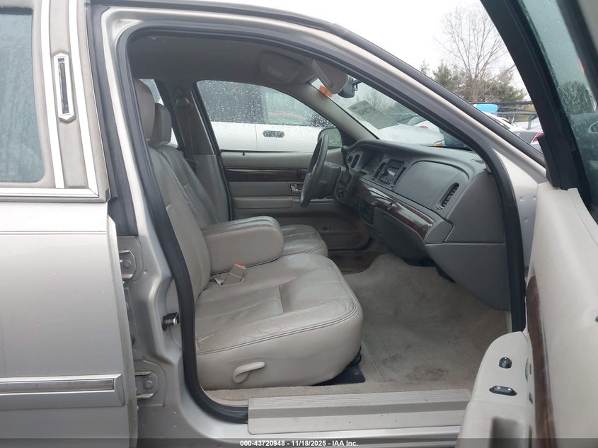 2MEFM74V08X659222 2008 MERCURY GRAND MARQUIS photo no. 5