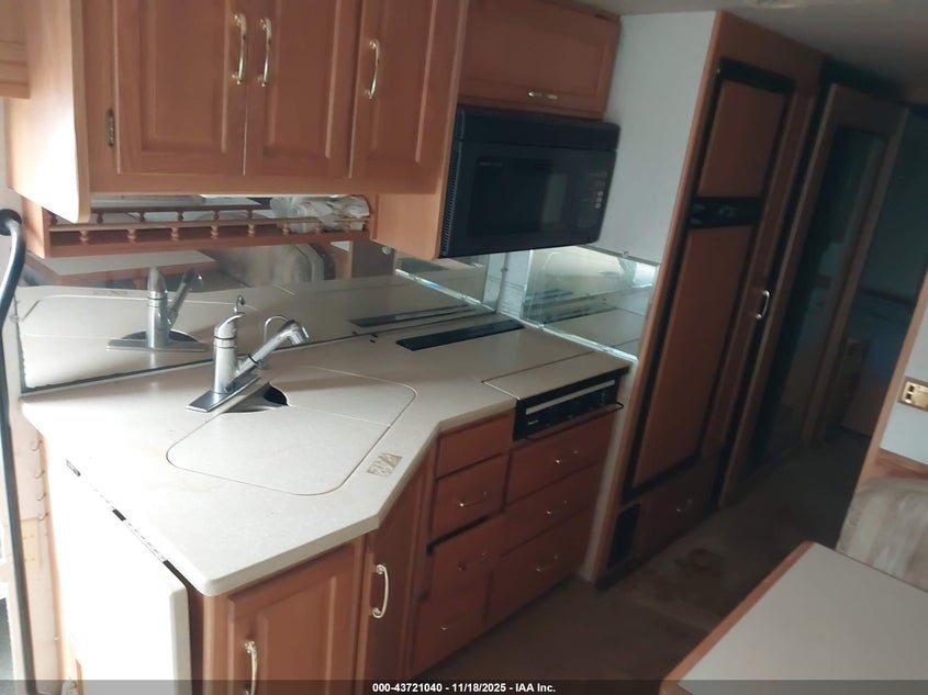 2001 Ford F550 Super Duty Stripped Chass VIN: 1FCNF53S310A05550 Lot: 43721040