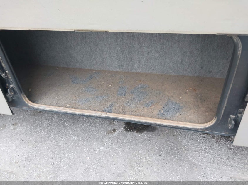 2001 Ford F550 Super Duty Stripped Chass VIN: 1FCNF53S310A05550 Lot: 43721040