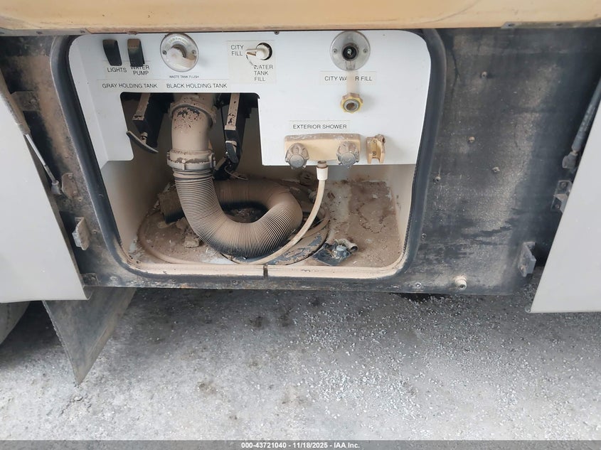 2001 Ford F550 Super Duty Stripped Chass VIN: 1FCNF53S310A05550 Lot: 43721040