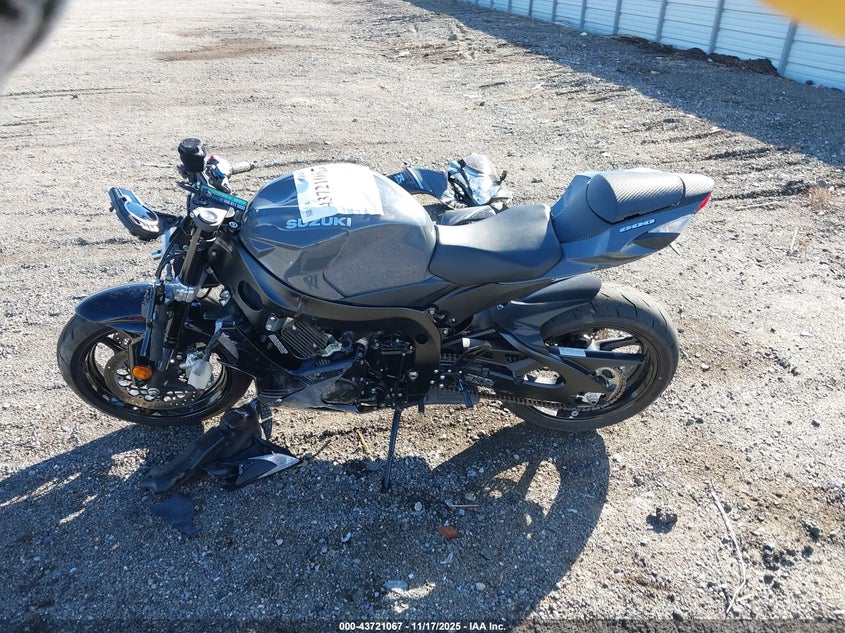 2025 Suzuki Gsx-R600 VIN: JS1GN7FA8S7100005 Lot: 43721067