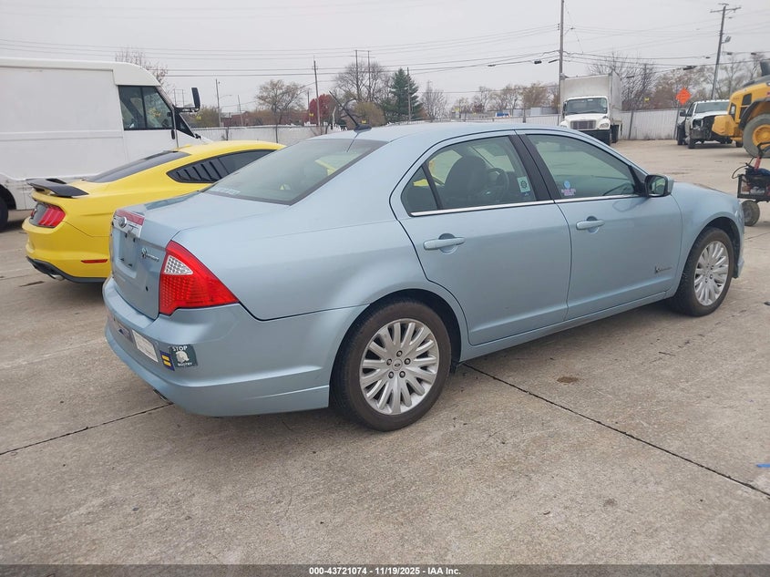 3FADP0L30AR287768 2010 FORD FUSION photo no. 4
