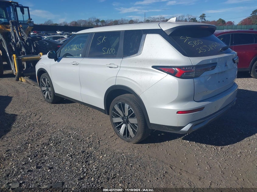 JA4J3VA83SZ014657 2025 MITSUBISHI OUTLANDER photo no. 3