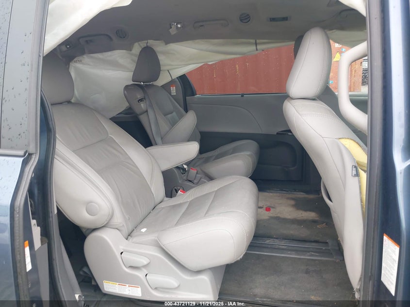 2015 Toyota Sienna Xle 8 Passenger VIN: 5TDYK3DC5FS639225 Lot: 43721129