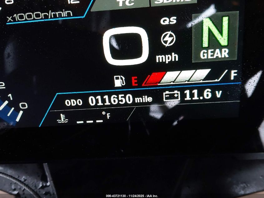 2024 Suzuki Gsx800 F VIN: JS1EM13B3R7100704 Lot: 43721130