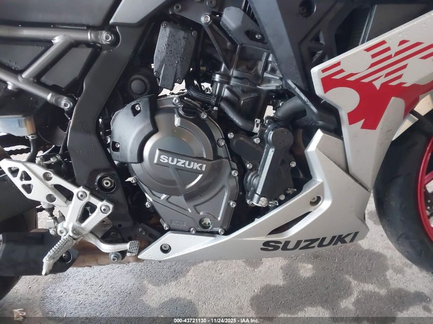 2024 Suzuki Gsx800 F VIN: JS1EM13B3R7100704 Lot: 43721130